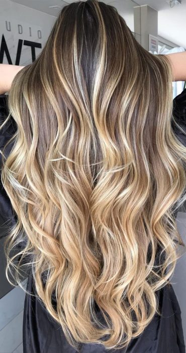 Gorgeous Hair Colour Ideas With Blonde Honey And Caramel Balayage