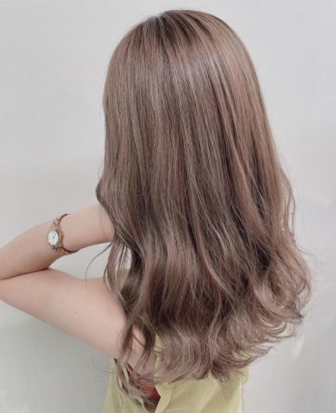 Milk Tea Hair Colour Ideas Styles Creamy Milk Tea Medium Length