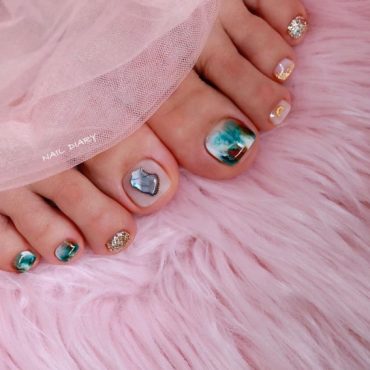 40 Eye Catching Toe Nail Art Designs Elegantly Mix And Match Toe Nails