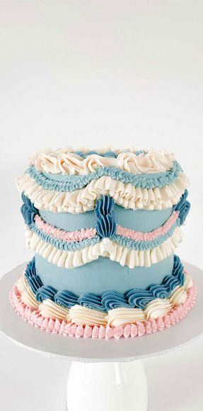 Vintage Inspired Lambeth Cakes That Re So Trendy Shades Of Blue