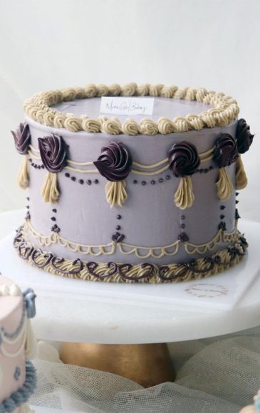 Vintage Inspired Lambeth Cakes That Re So Trendy Lavender Purple