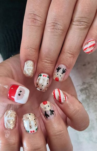 50 Fab Christmas Nail Designs Ideas Glitter Gold Reindeer Pudding