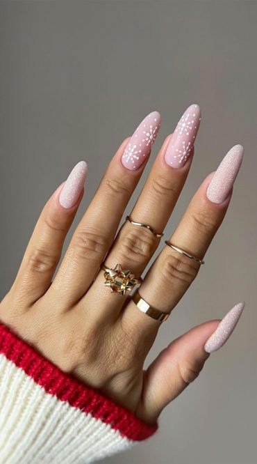 Best Holiday Nail Art Ideas Designs Subtle Matte Almond Nails