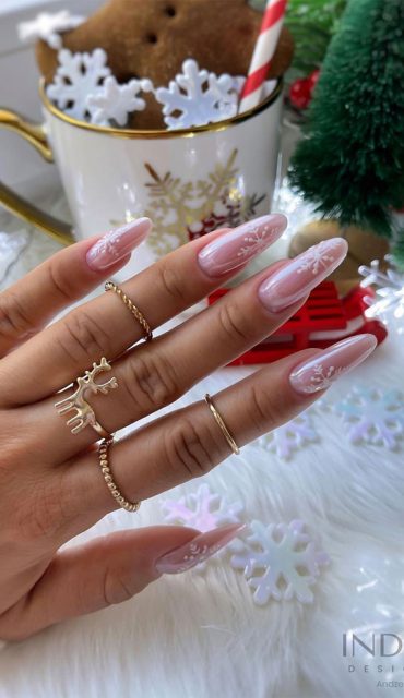 Best Holiday Nail Art Ideas Designs Soft Pink Shiny Almond Nails