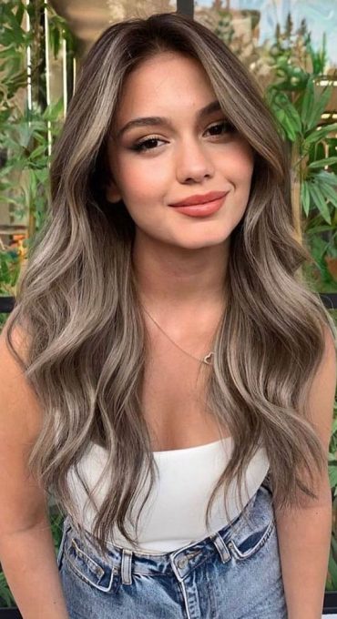 50 Trendy Hair Colour For Every Women Smokey Ash Blonde