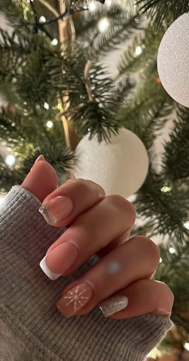 45 Beautiful Festive Nails To Merry The Season Snowflake Glitter