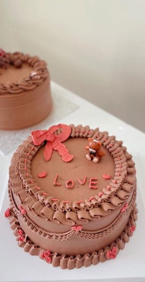 Cute Valentine S Cake Ideas Chocolate Lambeth Cake