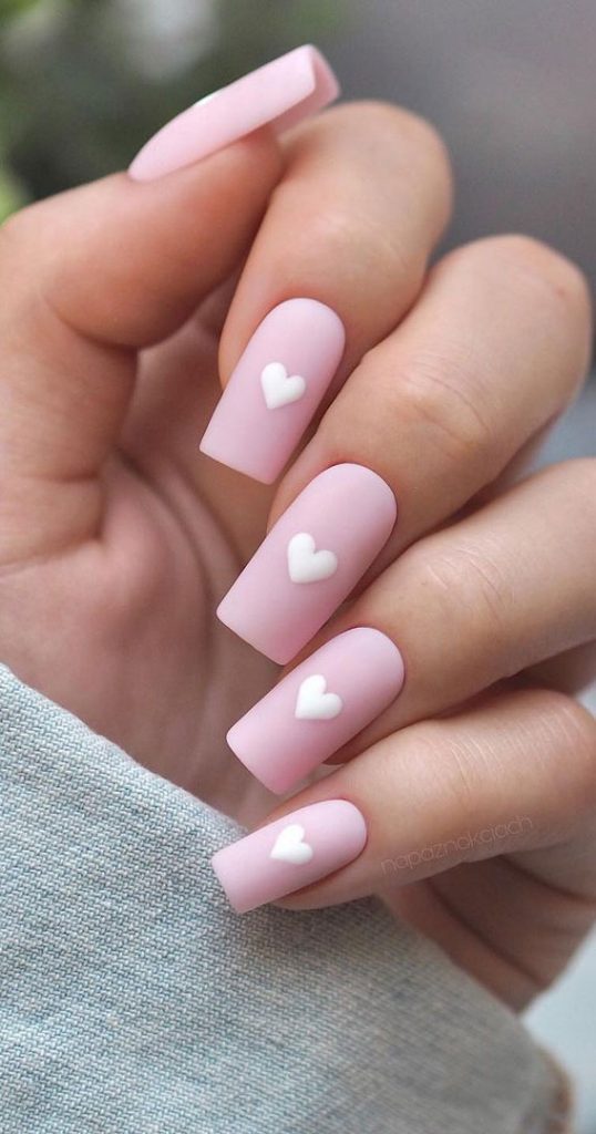 59 Cutest Valentine S Day Nails To Wear Right Now White Heart Matte