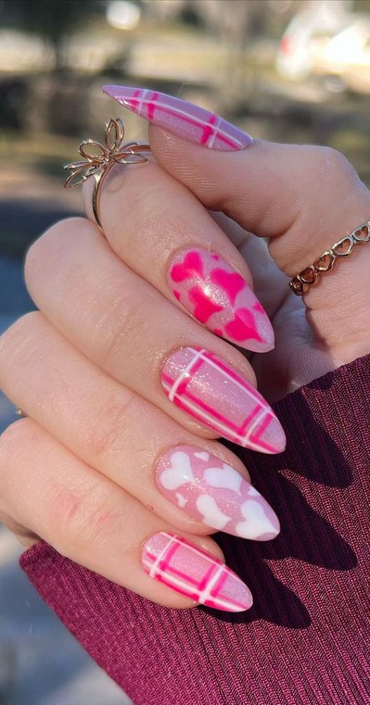 Cutest Valentine S Day Nails To Wear Right Now Pink White Hearts