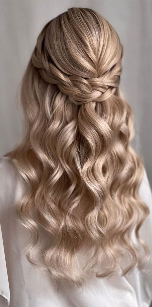 Half Up Half Down Wedding Hairstyles That Re Chic And Versatile