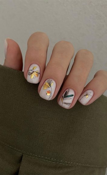 42 Cute Spring Nail Art Inspirations Gold Floral White Nails