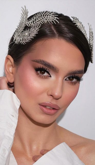 40 Radiant Bridal Glamour Wedding Makeup Ideas Urban Whimsical Charm