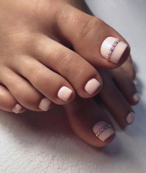 Best Wedding Toe Nails Minimalist Soft Pink Toe Nails With Tiny