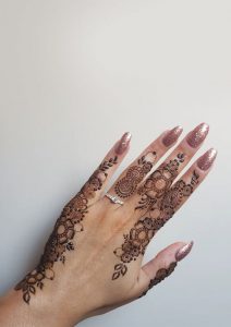 32 Captivating Henna Designs Dainty And Delicate Henna 1 Fab Mood