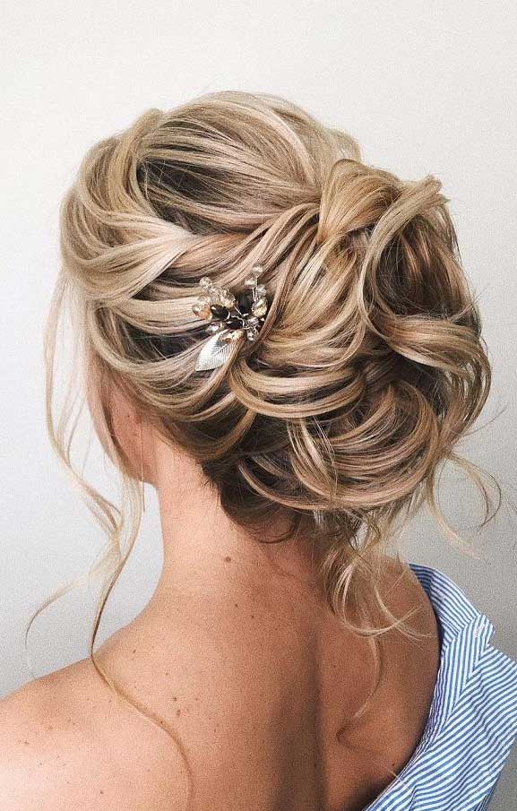 elegant Updo hairstyles,updo hairstyle,updo wedding hairstyles with pretty details,updo wedding hairstyles ,updo wedding hairstyle,updo ideas #hairstyles #updo