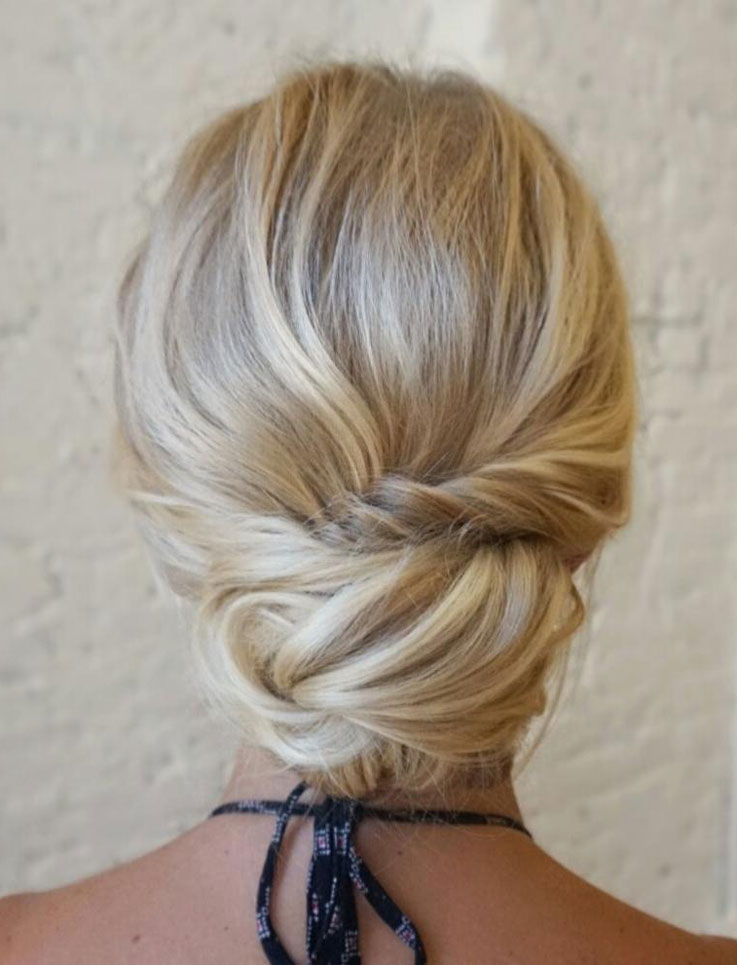 100 Prettiest Wedding Hairstyles For Ceremony & Reception messy updo bridal hairstyle,updo hairstyles ,wedding hairstyles #weddinghair #hairstyles #updo #hairupstyle #chignon #braids #simplebun