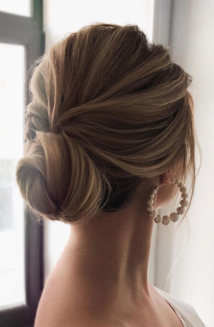 Premium Photo | Beautiful Classic updo hair style for bride wedding hair  style event