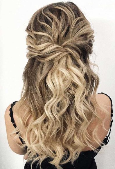 43 Half Up Half Down Hairstyles That Perfect For A Rustic Wedding