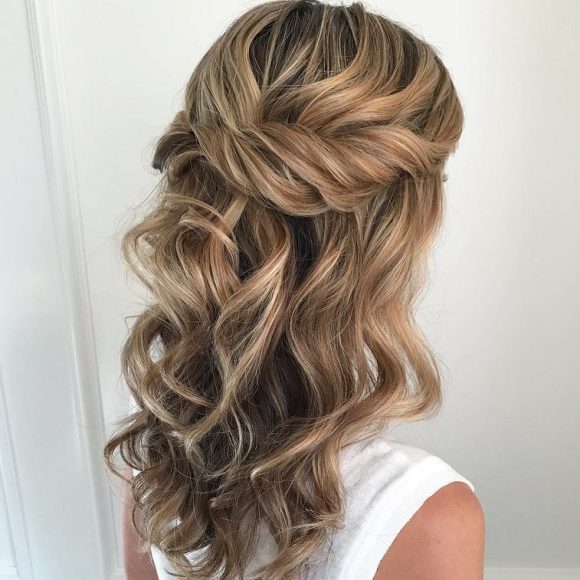 43 Gorgeous Half Up Half Down Hairstyles That Perfect For A Rustic Wedding