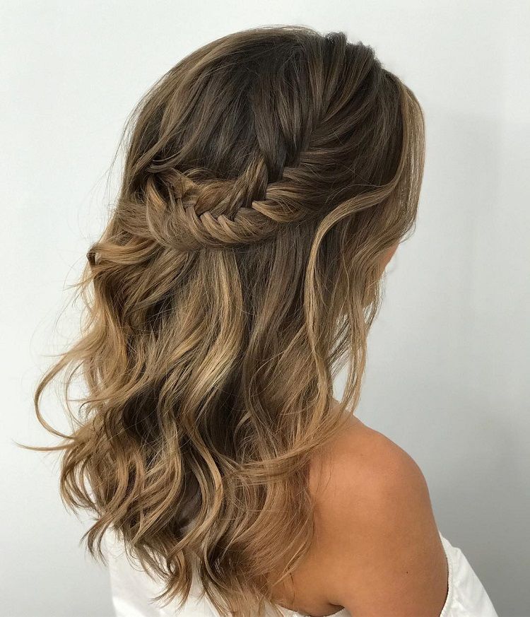 43 Gorgeous Half Up Half Down Hairstyles That Perfect For A Rustic Wedding