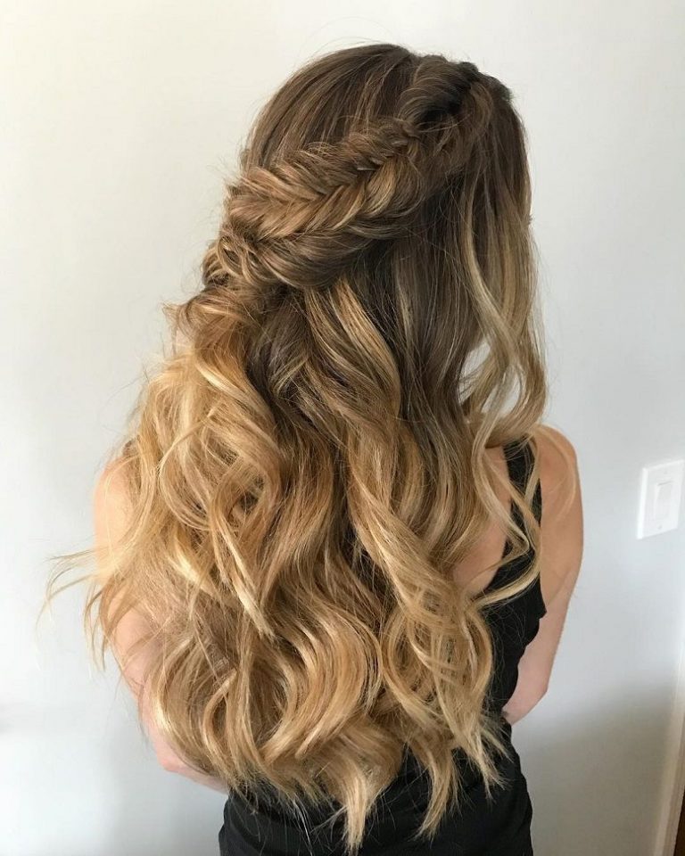 43 Gorgeous Half Up Half Down Hairstyles That Perfect For A Rustic Wedding