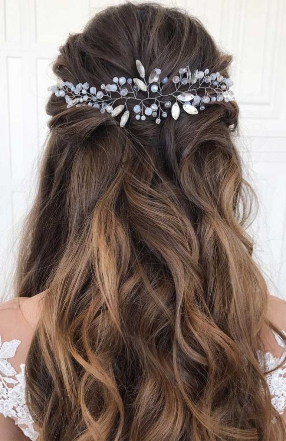 43 Gorgeous Half Up Half Down Hairstyles That Perfect For A Rustic Wedding