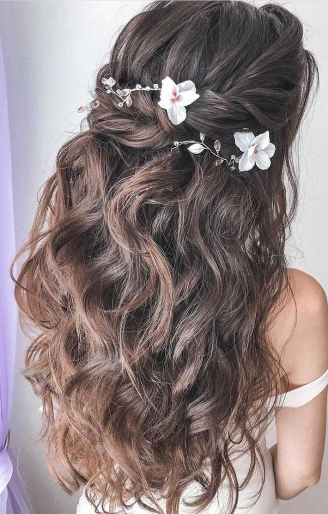 43 Gorgeous Half Up Half Down Hairstyles That Perfect For A Rustic Wedding