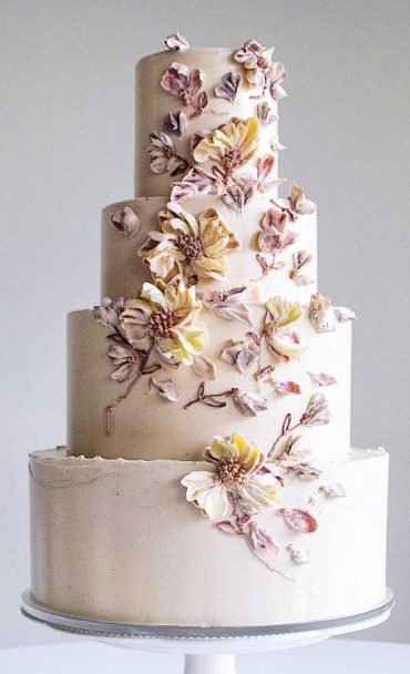 The Prettiest & Unique Wedding Cakes We’ve Ever Seen