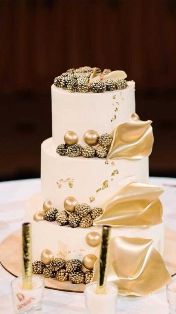 The 50 Most Beautiful Wedding Cakes Elegant Wedding Cake With Gold Details