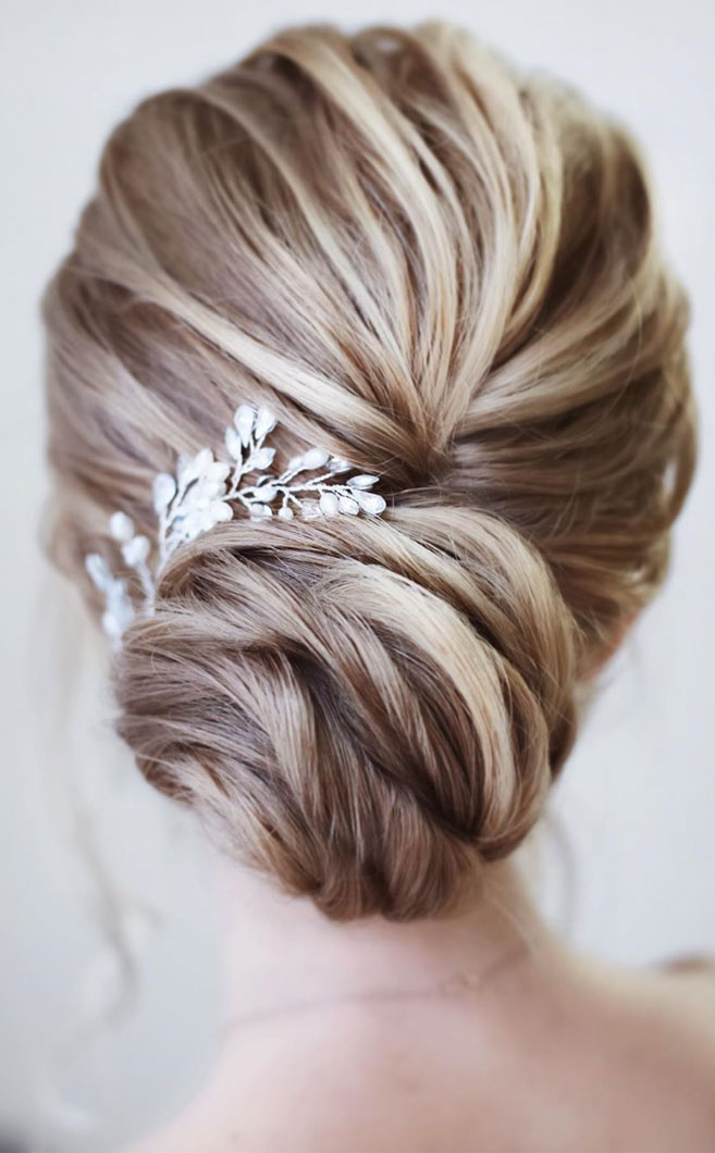 best wedding hairstyles- updo hairstyle, upstyle , wedding updo , bridal updo hairstyle #hair #hairstyle #updo #promhairstyle, wedding updos for medium length hair, wedding updos black hair, wedding updos with braids, wedding updos for medium hair #weddinghair #hairstylewedding #updos #weddingupdos #bridalhairstyle #wedding , wedding hairstyles long hair