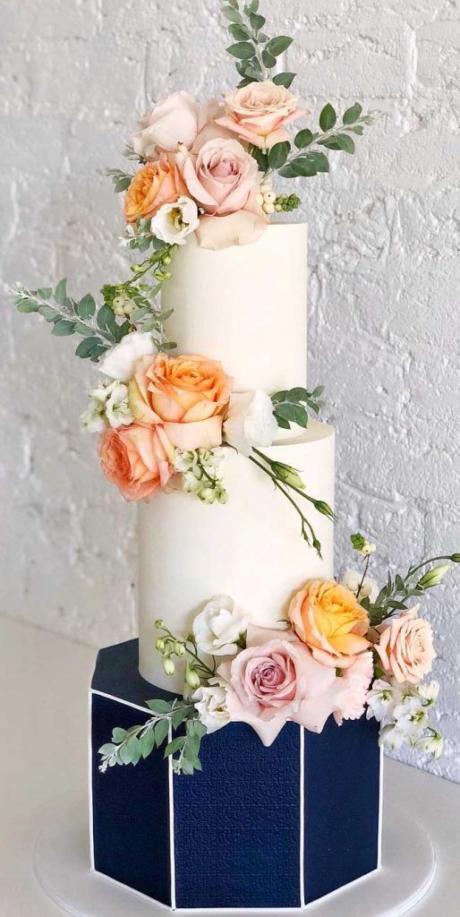 The Prettiest & Unique Wedding Cakes We’ve Ever Seen