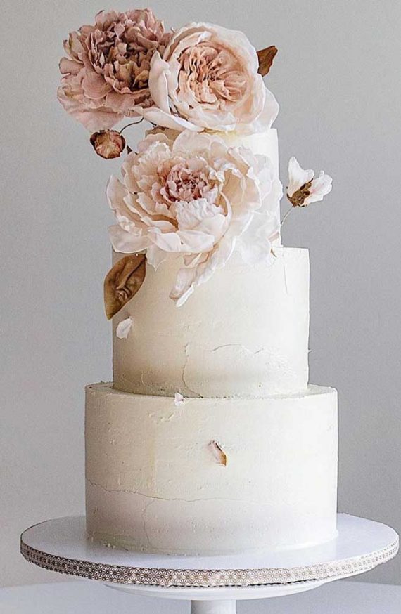 The Prettiest & Unique Wedding Cakes We’ve Ever Seen