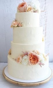 The Prettiest & Unique Wedding Cakes We’ve Ever Seen