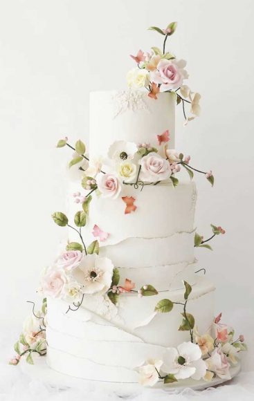 The Prettiest & Unique Wedding Cakes We’ve Ever Seen