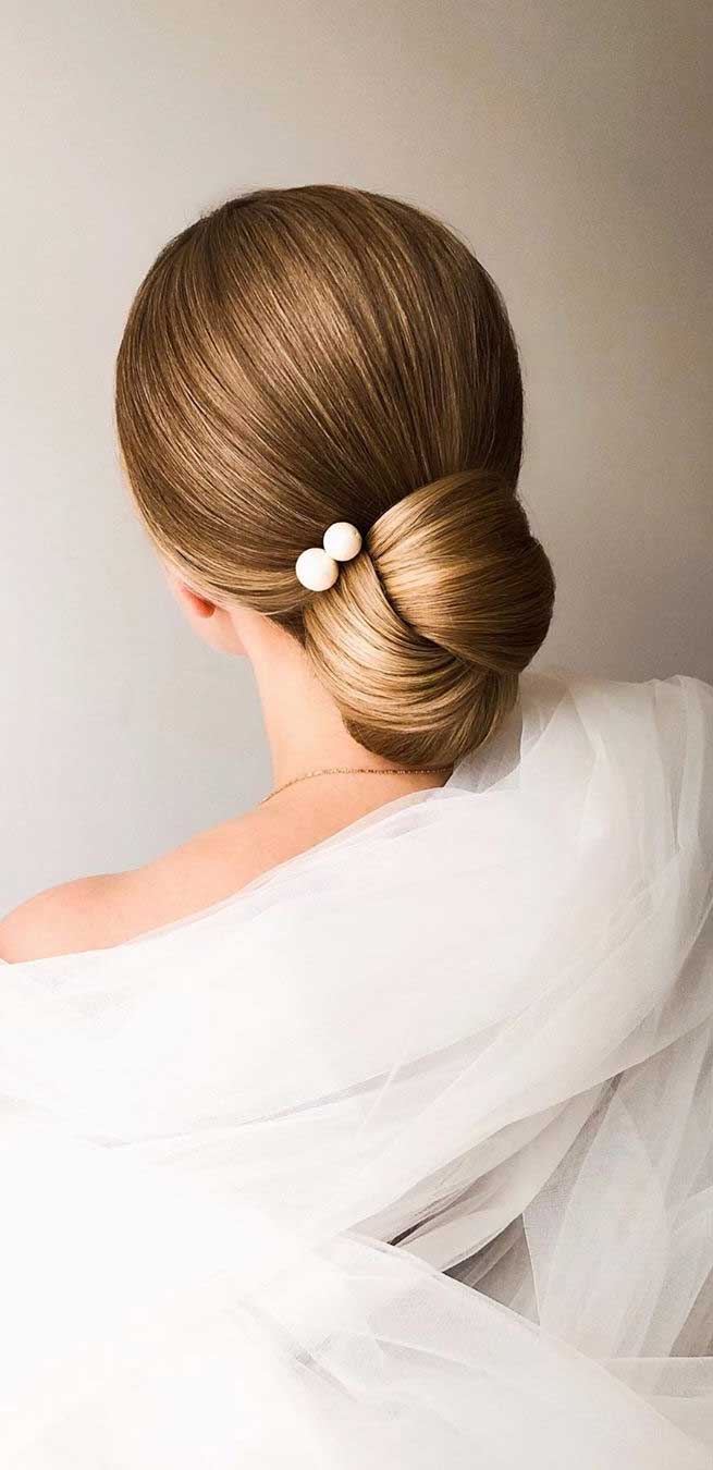 25 Modern And Minimalist Wedding Hairstyles - Weddingomania
