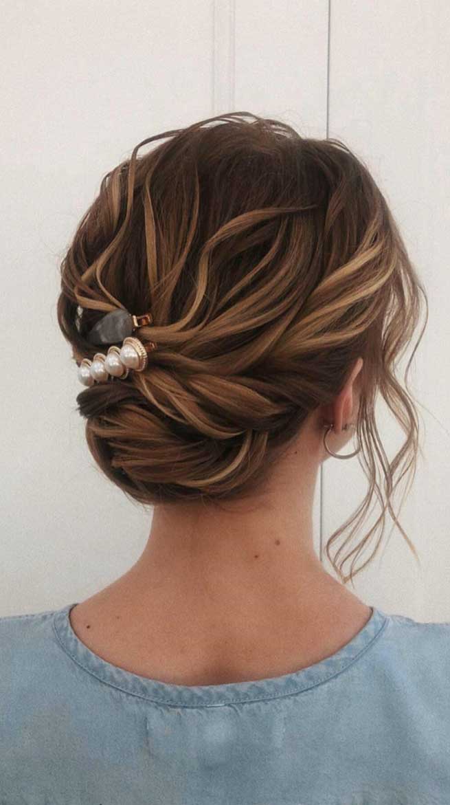 romantic wedding updos, bridal hairstyle, best wedding hairstyles 2020 #weddinghairstyles #bridalupdo