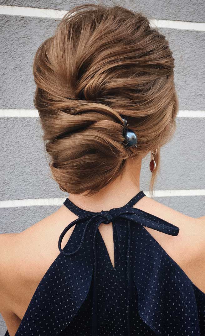 romantic wedding updos, bridal hairstyle, best wedding hairstyles 2020 #weddinghairstyles #bridalupdo 