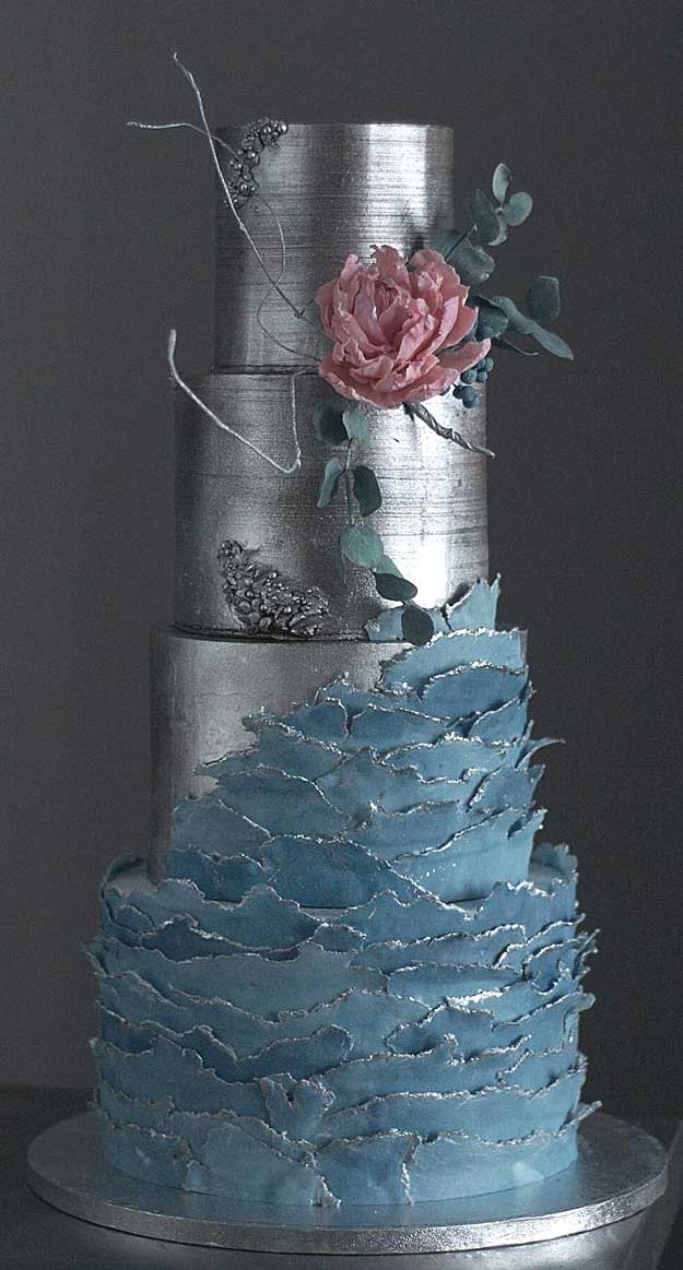 silver and blue wedding cake #weddingcakes