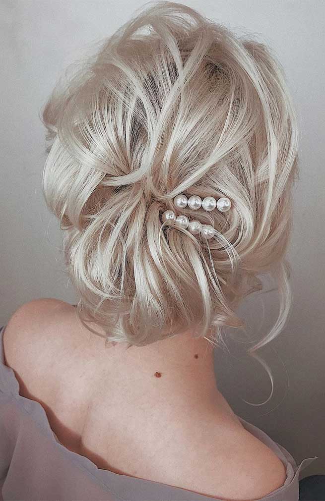 christmas updo, easy updo, party hairstyles #updo #hairstyles