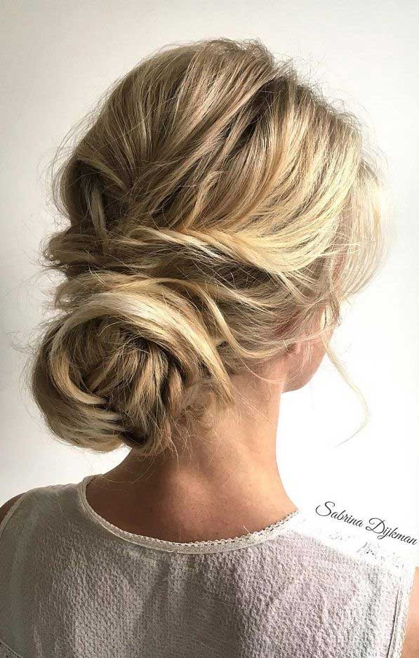 romantic wedding updos, bridal hairstyle, best wedding hairstyles 2020 #weddinghairstyles #bridalupdo #updos #weddinghair