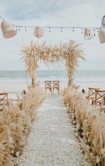 These Fab Boho Wedding Altars Arches And Backdrops That Make Us Swoon 9 1956