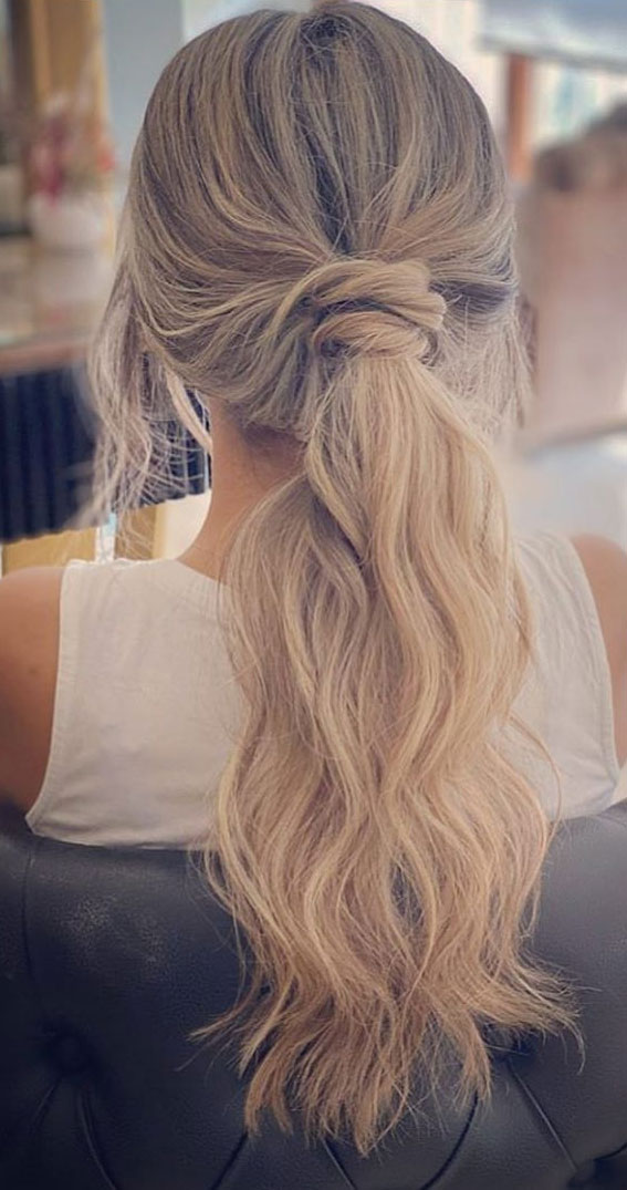 Gorgeous ponytail hairstyle to complete your look this spring & summer : blonde