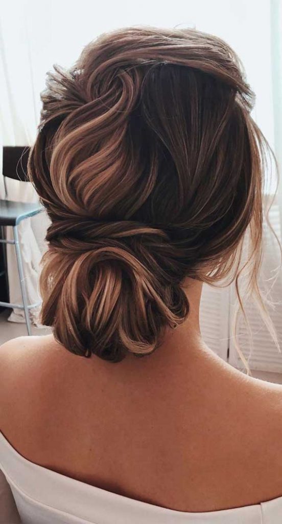 Chic Updo Hairstyles for Modern Classic Looks