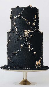 These 39 Wedding Cakes Are Seriously Pretty - Black and gold wedding cake