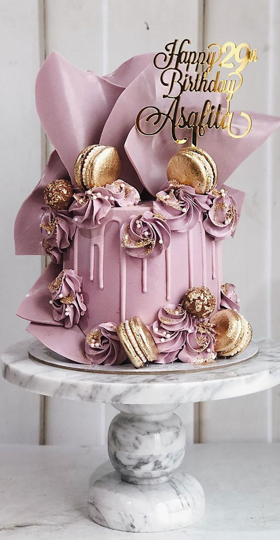 Beautiful cake designs with a wow-factor : soft purple
