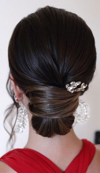 Chic Updo Hairstyles for Modern Classic Looks - Chic & Elegant