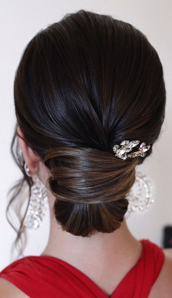 Chic Updo Hairstyles for Modern Classic Looks – Chic & Elegant