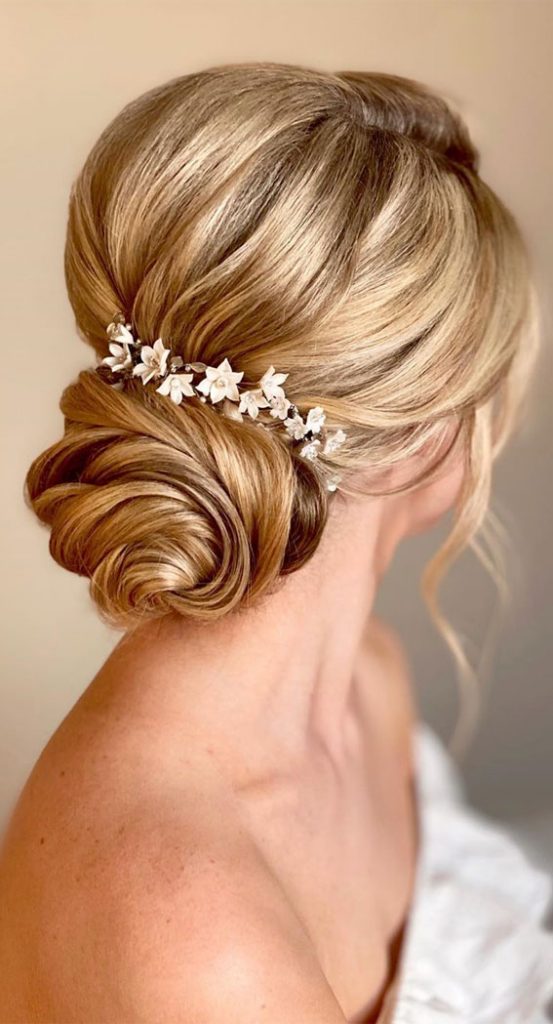 35 + Gorgeous Updo Hairstyles for every occasion