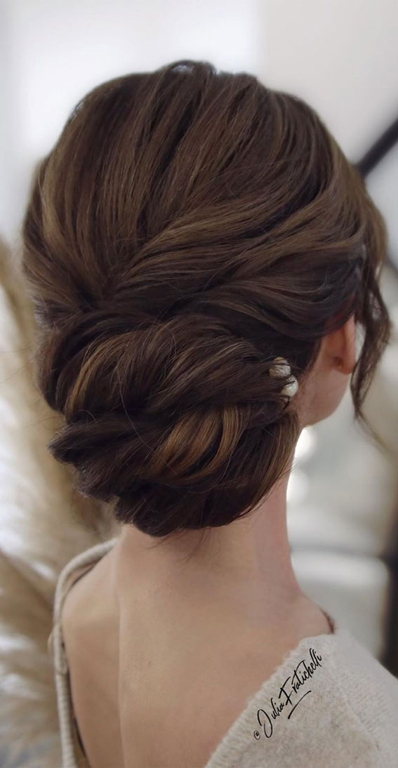 Gorgeous Updos for Medium Hair to Inspire New Looks : Elegant twisted & Tuck