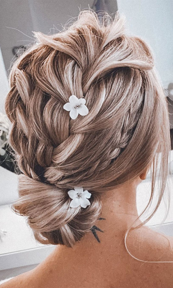 Gorgeous Updos for Medium Hair to Inspire New Looks